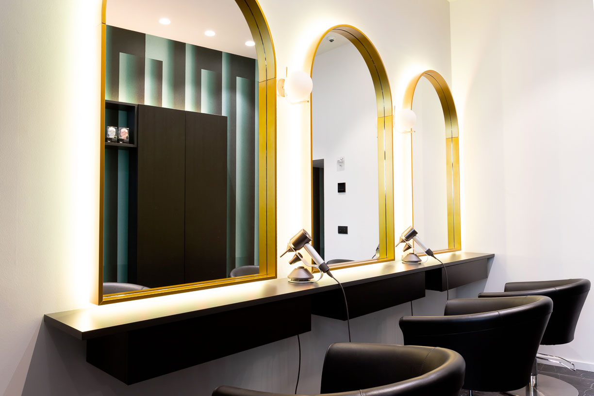 Postazioni styling con specchi ad arco